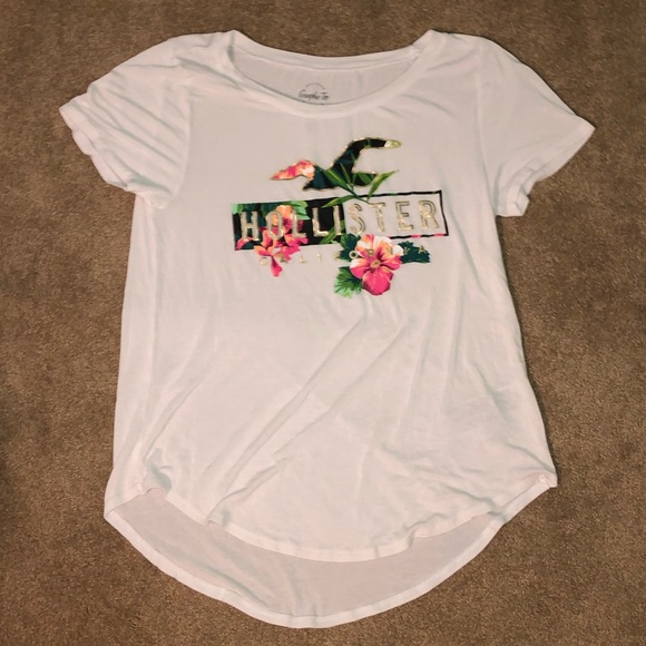 Hollister Tops - Hollister T-Shirt Hollister Tops - Hollister T-Shirt